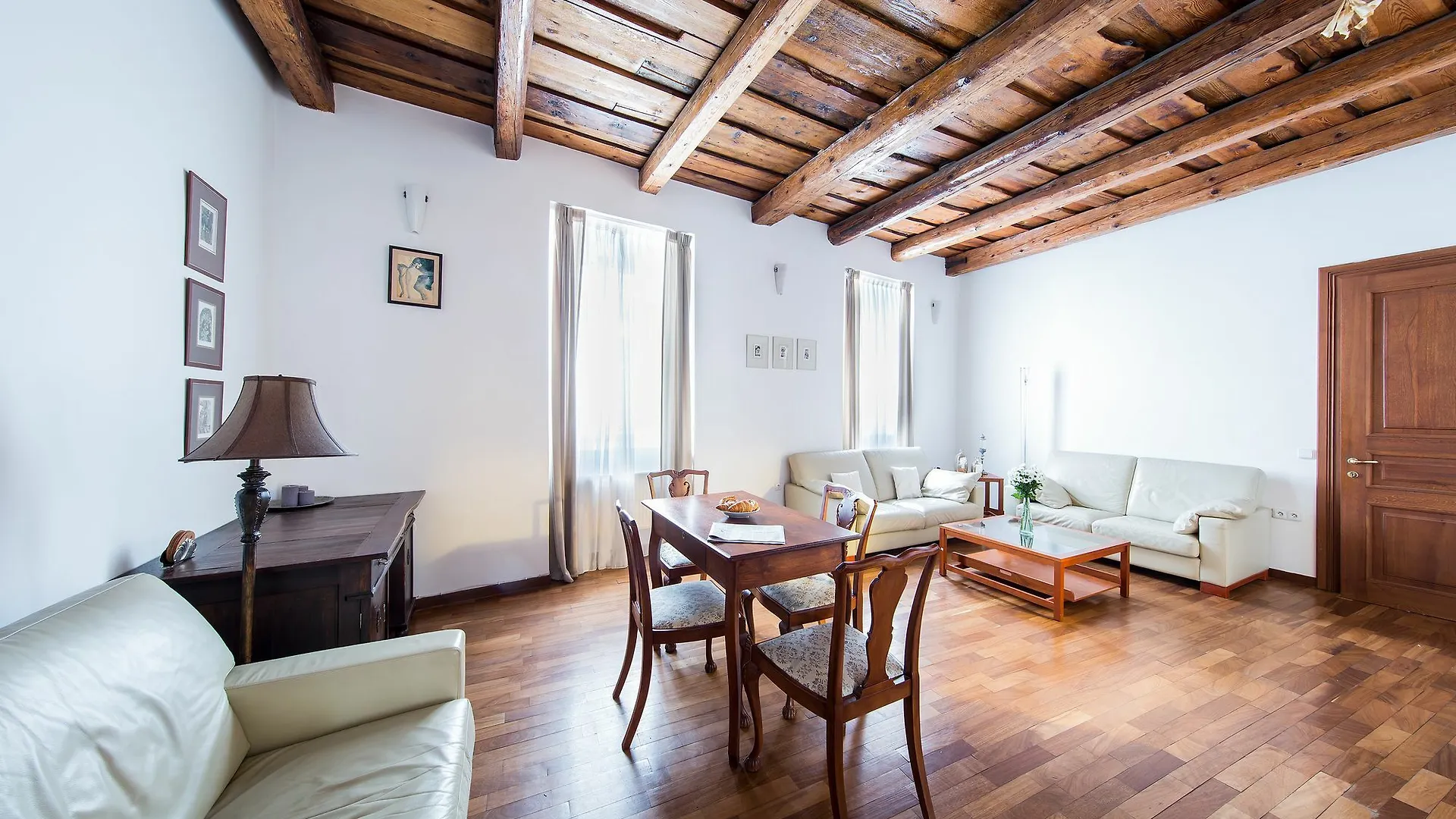 Boris' Apartments Old Town Square 프라하