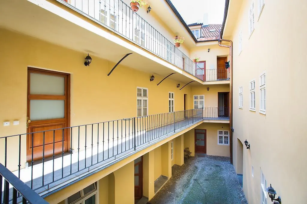 Boris' Apartments Old Town Square Praga 0*,